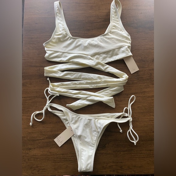NWT ris-k shine wrap around bikini cream L - Picture 2 of 11